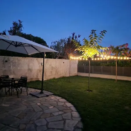 Aneli Garden House *
